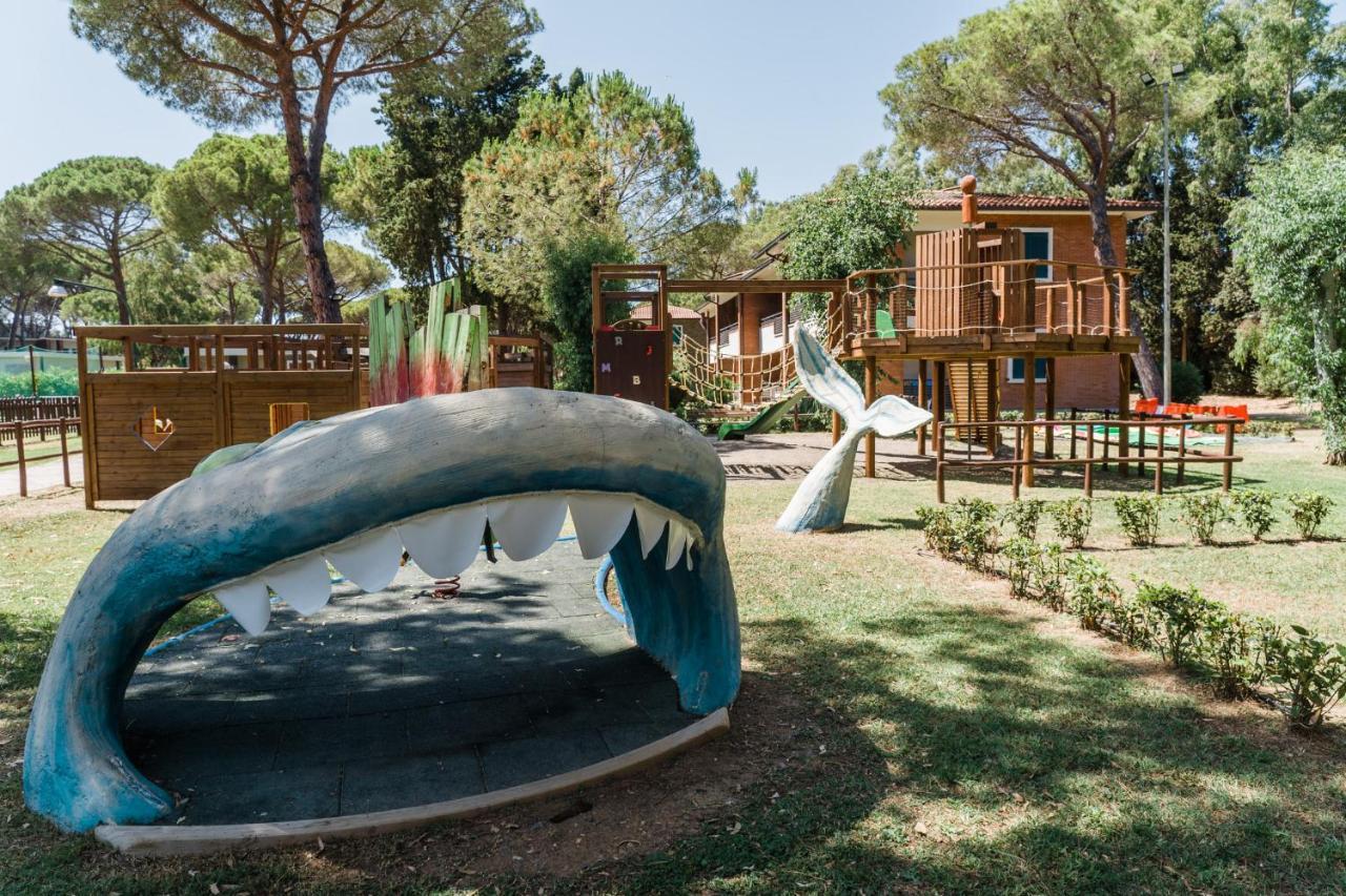 Golfo Del Sole Hotel & Holiday Resort Follonica Bagian luar foto