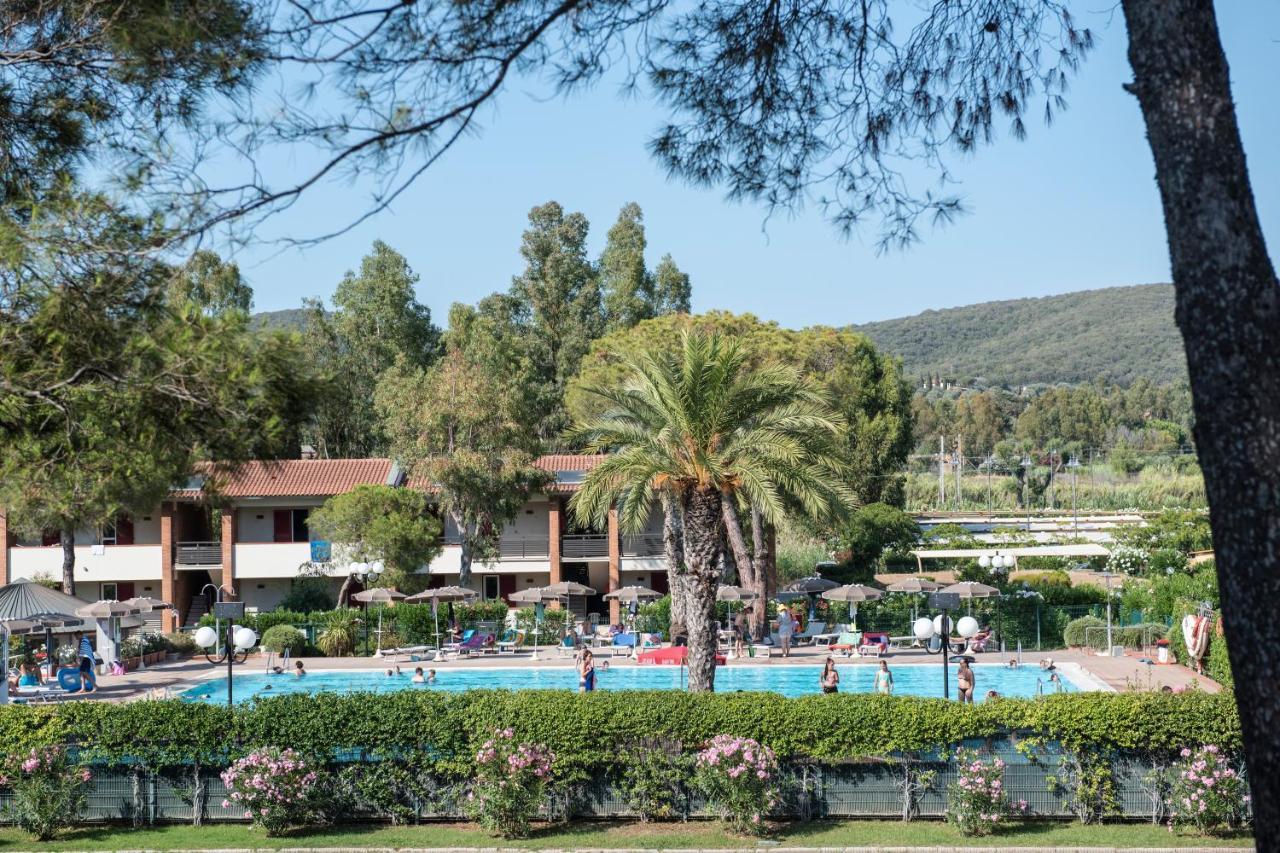 Golfo Del Sole Hotel & Holiday Resort Follonica Bagian luar foto
