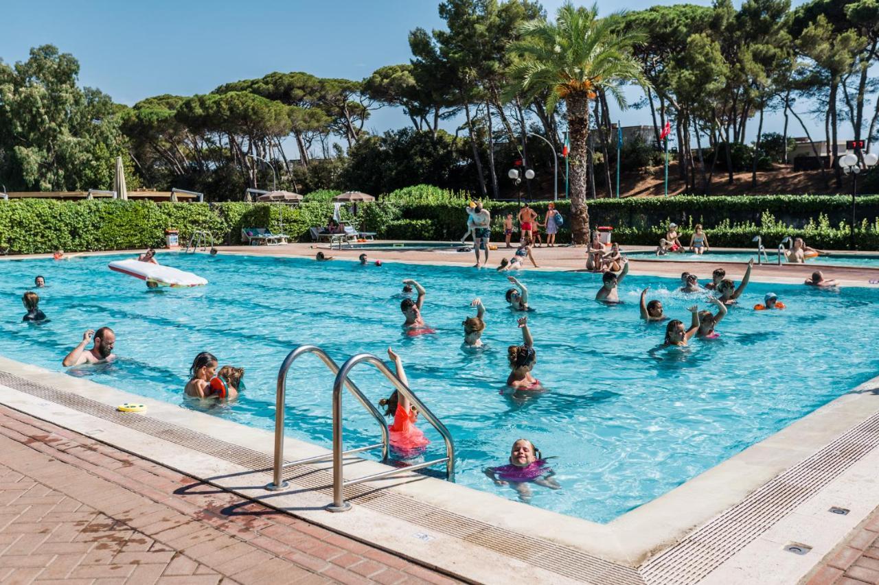 Golfo Del Sole Hotel & Holiday Resort Follonica Bagian luar foto